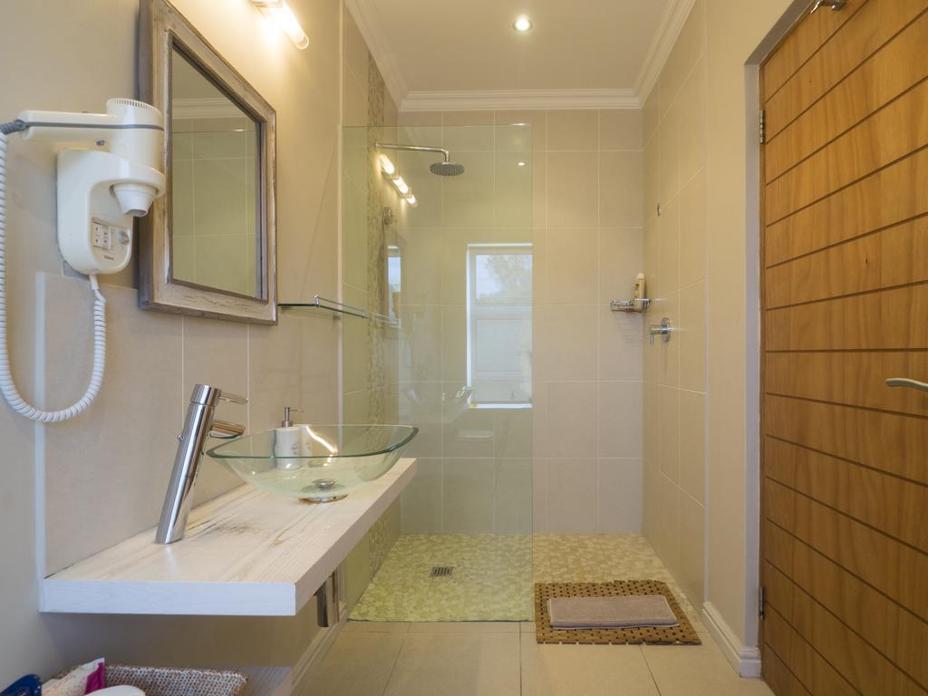 Bahari Beach House Plettenberg Bay Szoba fotó